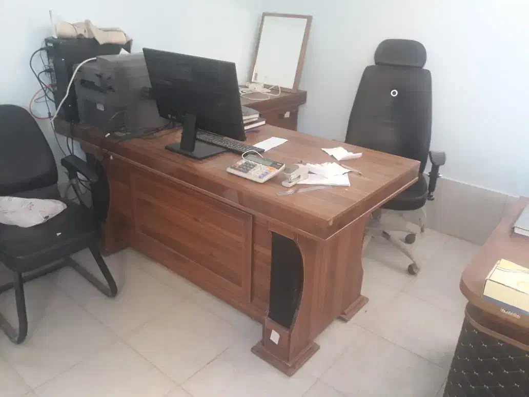فروش فوری- میز اداری ال|دفتر کار|شاهین‌شهر, شهرک ردانی پور|دیوار