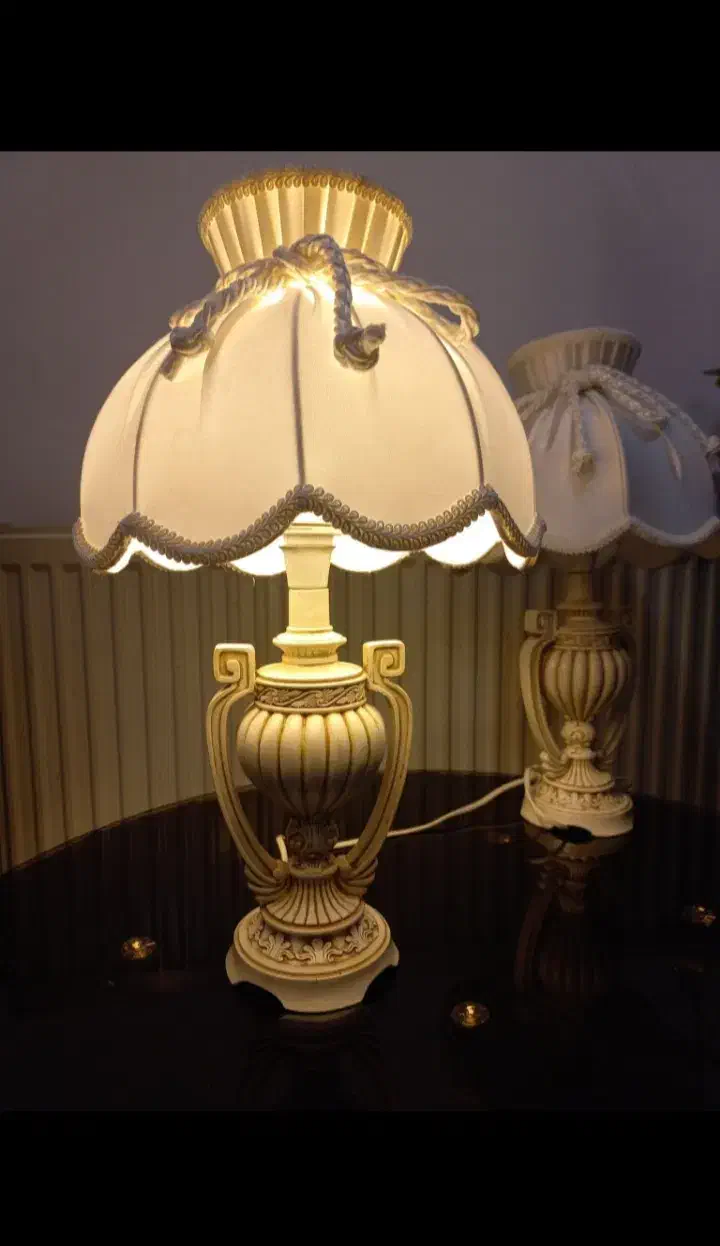 یک جفت آباژورسالم|چراغ خواب و آباژور|بومهن, |دیوار