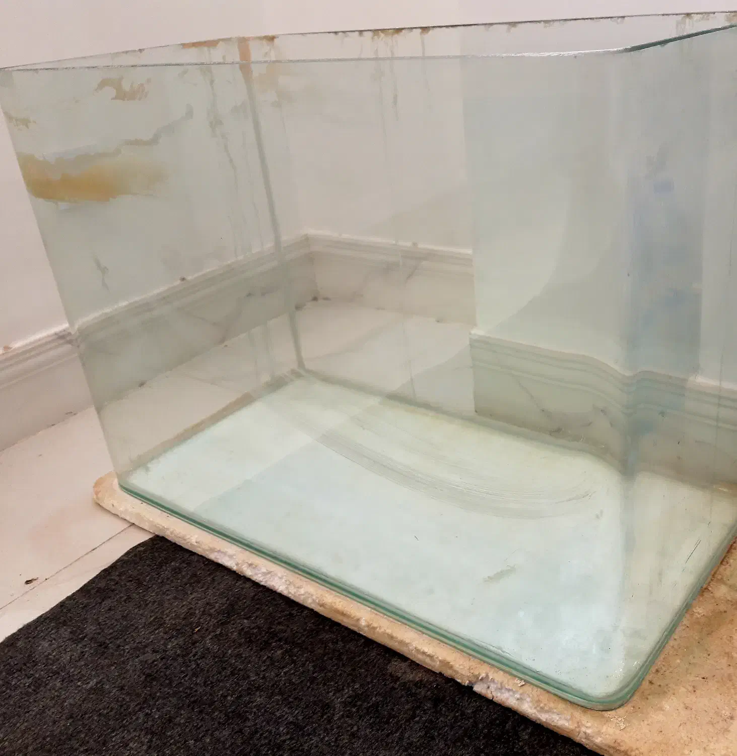 آکواریوم شیشه خم و پمپ هوای شارژی|ماهی|شیراز, صاحب الزمان|دیوار