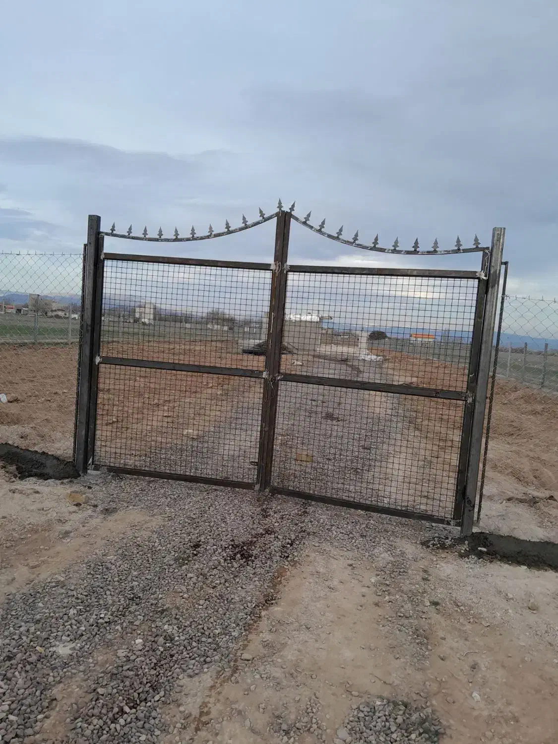 اجرای فنس کشی|خدمات باغبانی و درختکاری|اسفرورین, |دیوار