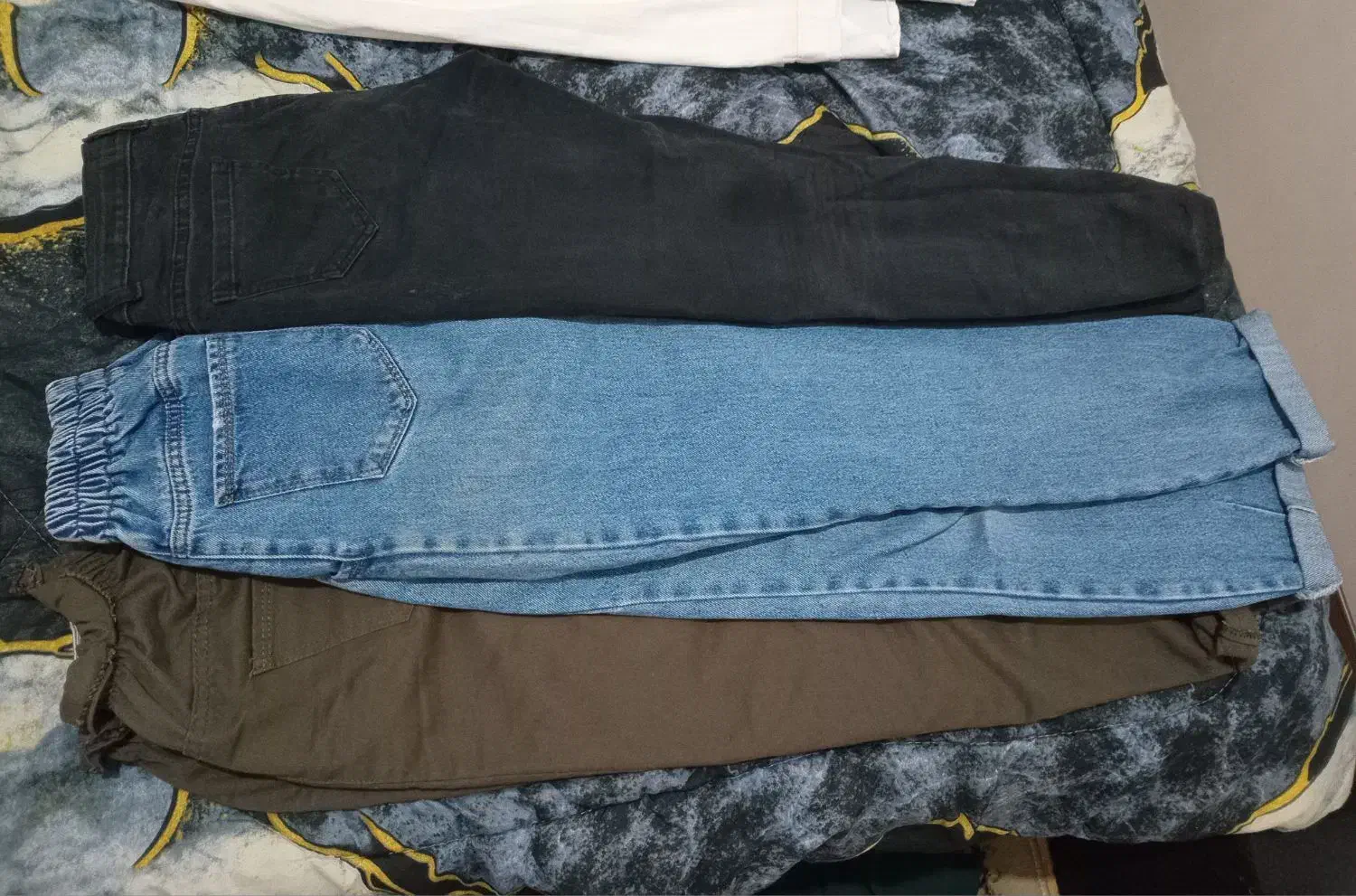 همه سالمه|لباس|رشت, کوی غلام نیا|دیوار