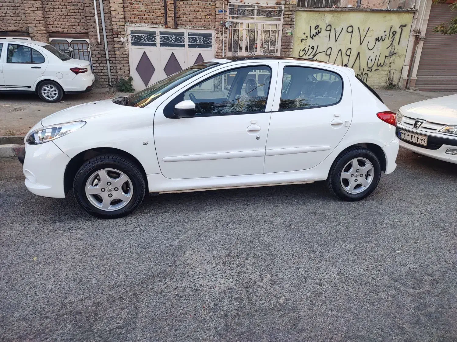 207سقف شیشهای مدل 1402بدون رنگ وضربه|خودرو سواری و وانت|کرمانشاه, |دیوار