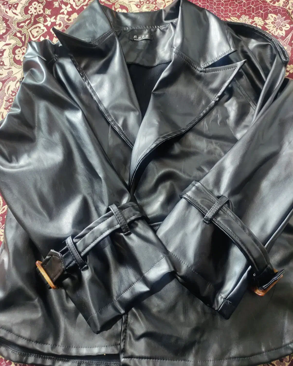 کت چرم|لباس|احمدسرگوراب, |دیوار