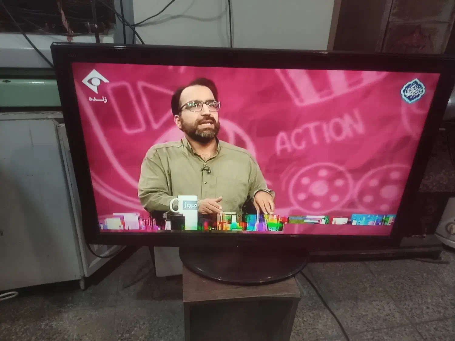 دوعددتلوزیون 42و37|تلویزیون و پروژکتور|پیر بکران, |دیوار