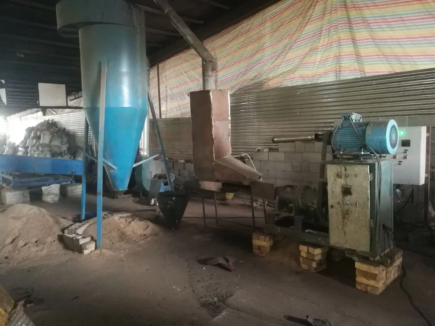 خط تولید زغال فشرده|ماشینآلات صنعتی|سرپل ذهاب, |دیوار