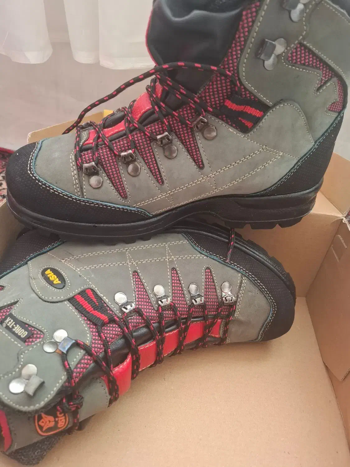 کفش کوه چرم|کیف، کفش، کمربند|همدان, |دیوار