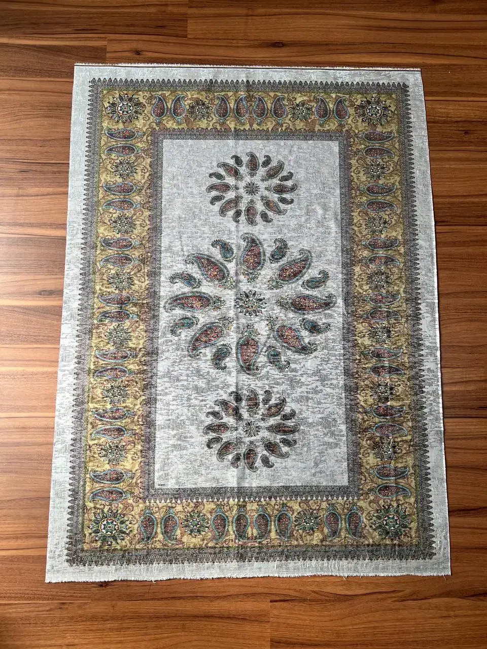 بزرگترین مرکز پخش رومیزی و زیر سفره|روفرشی|گنبد کاووس, |دیوار