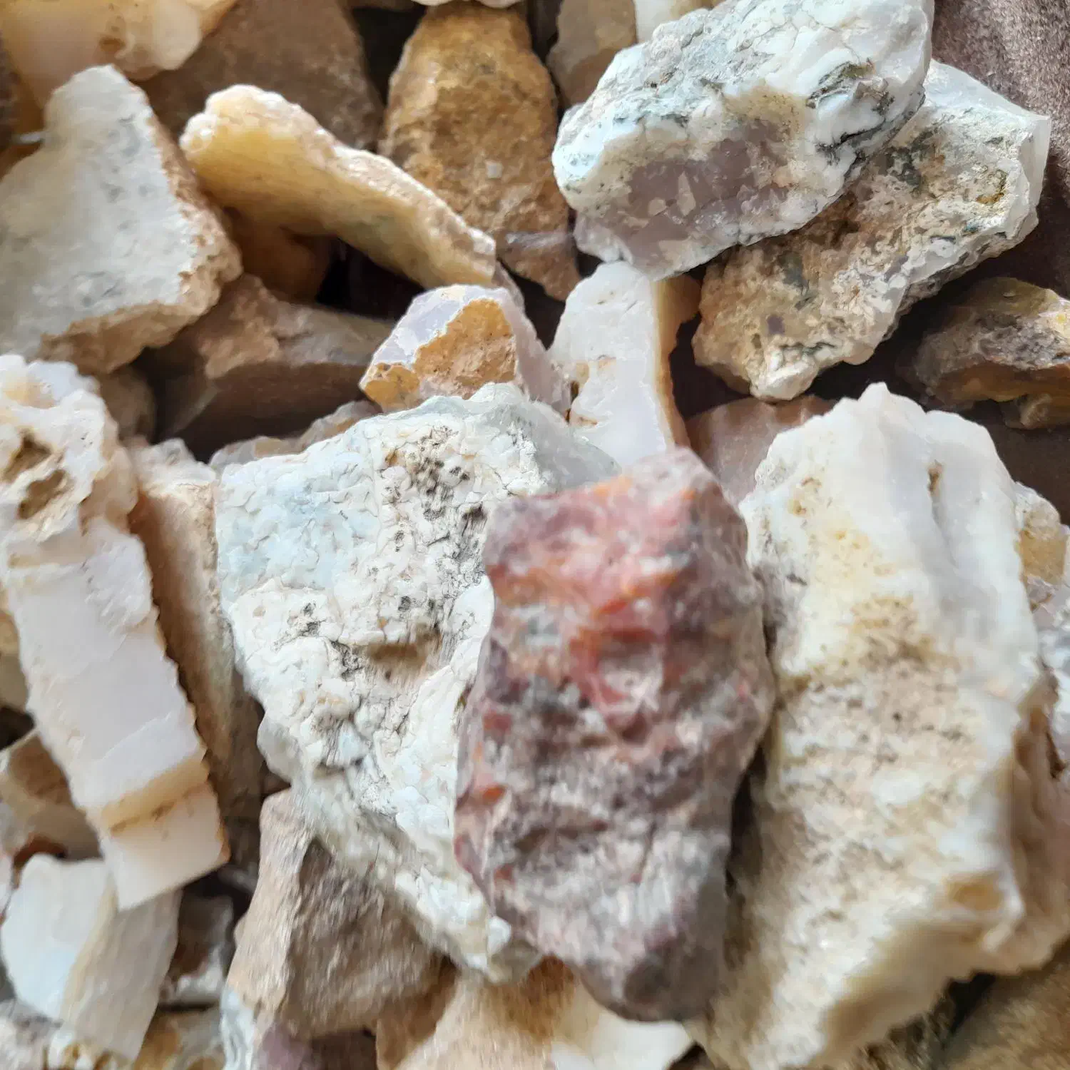 سنگ عقیق|جواهرات|بیرجند, |دیوار