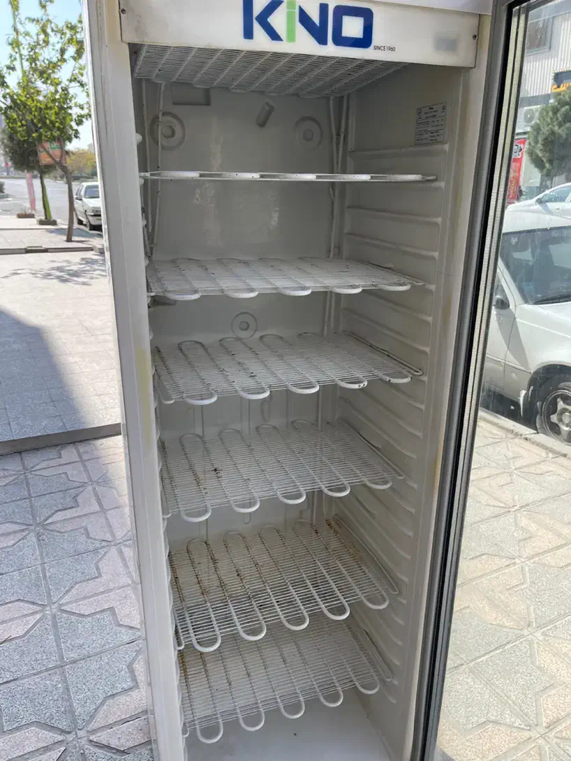 فریزر ایستاده کینو ۶۰ فوت|فروشگاه و مغازه|فولادشهر, B7|دیوار