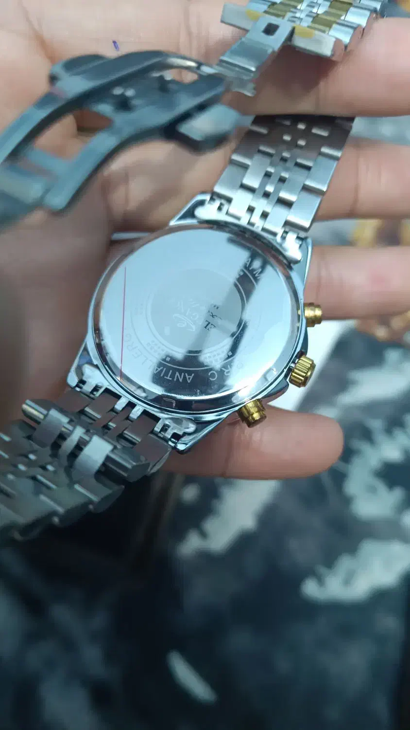 ساعت|ساعت|قیامدشت - خاورشهر, |دیوار