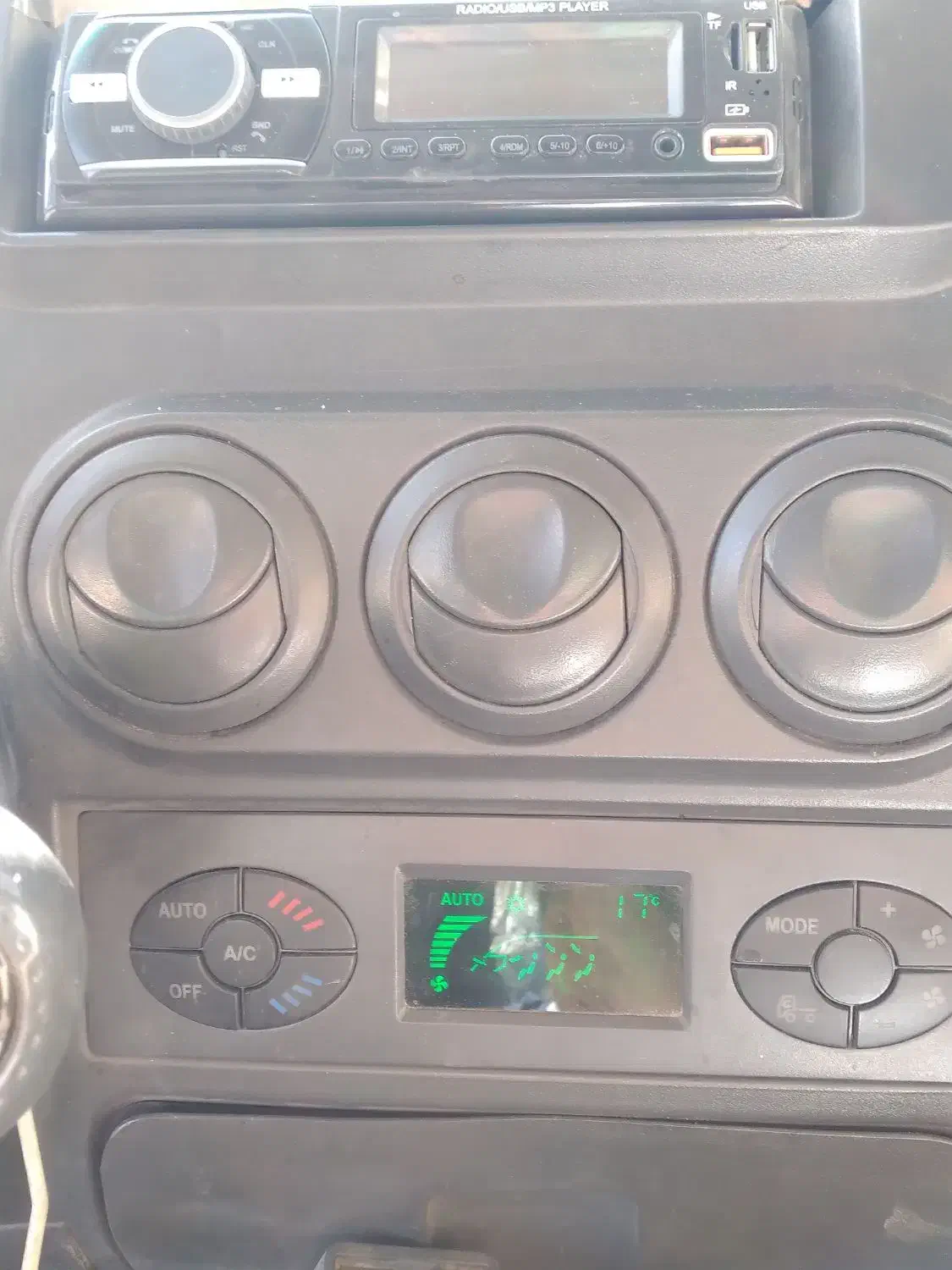 کامیونت۶تن موتورگیربکس ایسوزو یخچالی باقرارداد۵۰ت|خودرو سنگین|مشهد, حرم مطهر رضوی|دیوار