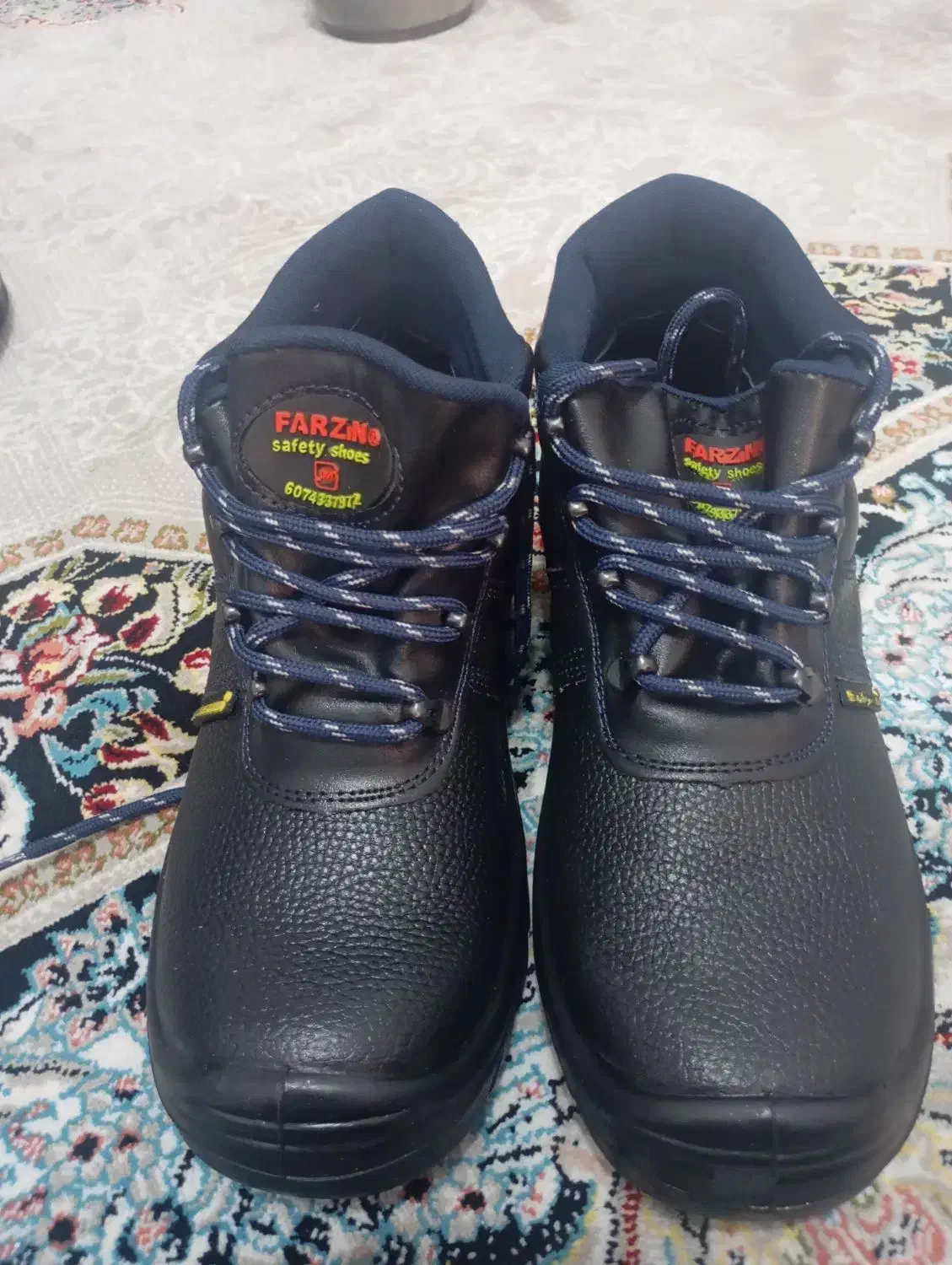 کفش ایمنی|کیف، کفش، کمربند|نیشابور, فرح بخش|دیوار