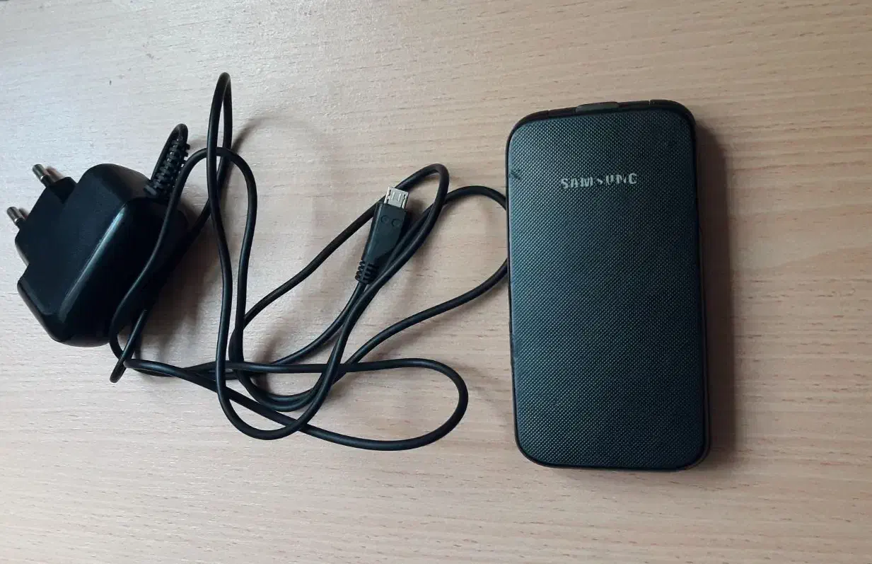 گوشی تاشو سامسونگ|موبایل|قم, ولیعصر|دیوار