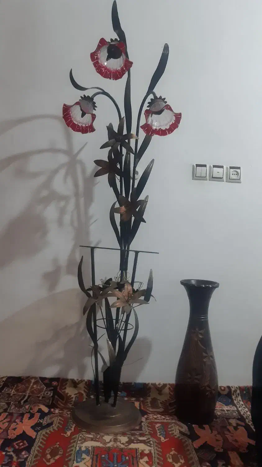 آباژور ویک عدد گلدان|چراغ خواب و آباژور|اردبیل, |دیوار