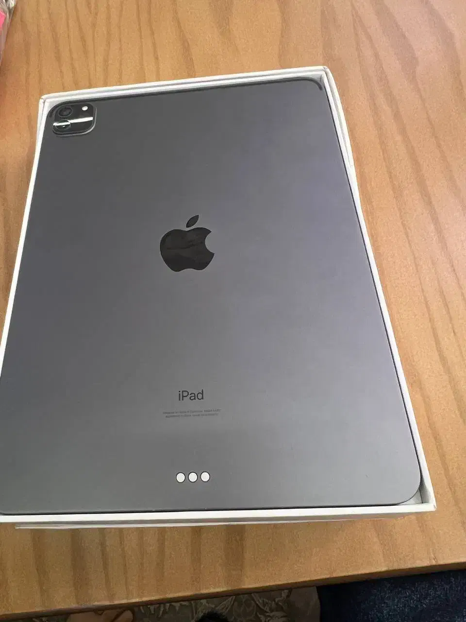 ایپد پرو|تبلت|رشت, آب آسیاب|دیوار