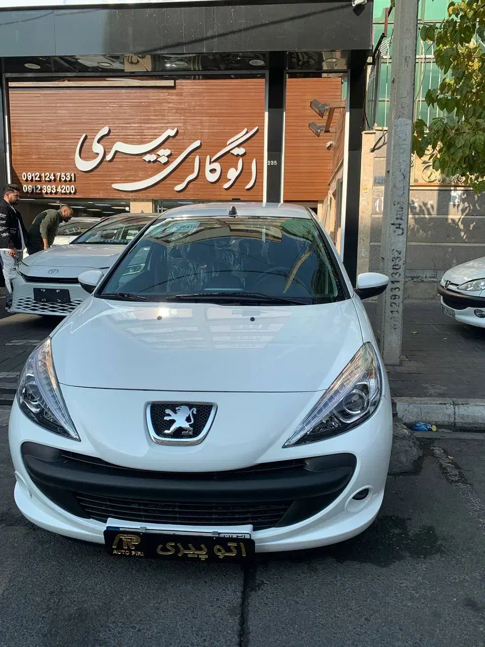 207 دنده هیدرولیکTU5(404)صفرسفیدمشکی (کف نمایشگاه)|خودرو سواری و وانت|تهران, درختی|دیوار