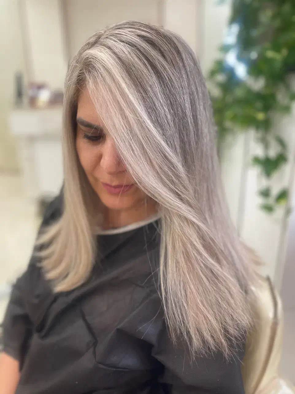 دستیار رنگ و لایت با شرایط ذکر شده|استخدام درمانی، زیبایی، بهداشتی|تهران, صادقیه|دیوار