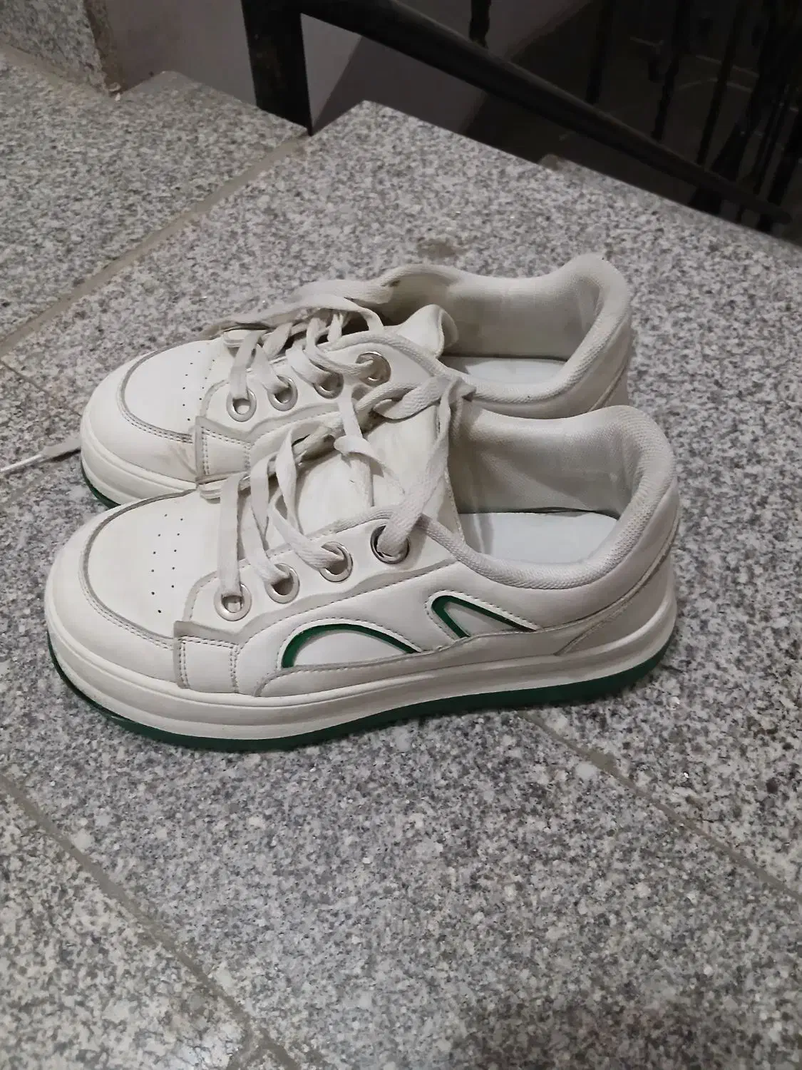 کفش اسپرت در حد نو|کیف، کفش، کمربند|مشهد, پردیس|دیوار