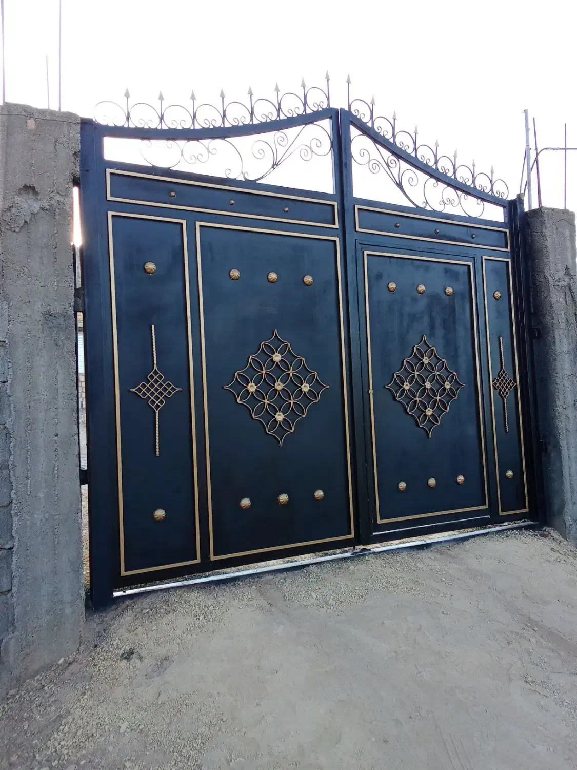 نقاشی ساختمان در و پنجره|خدمات پیشه و مهارت|شیراز, فرگاز|دیوار