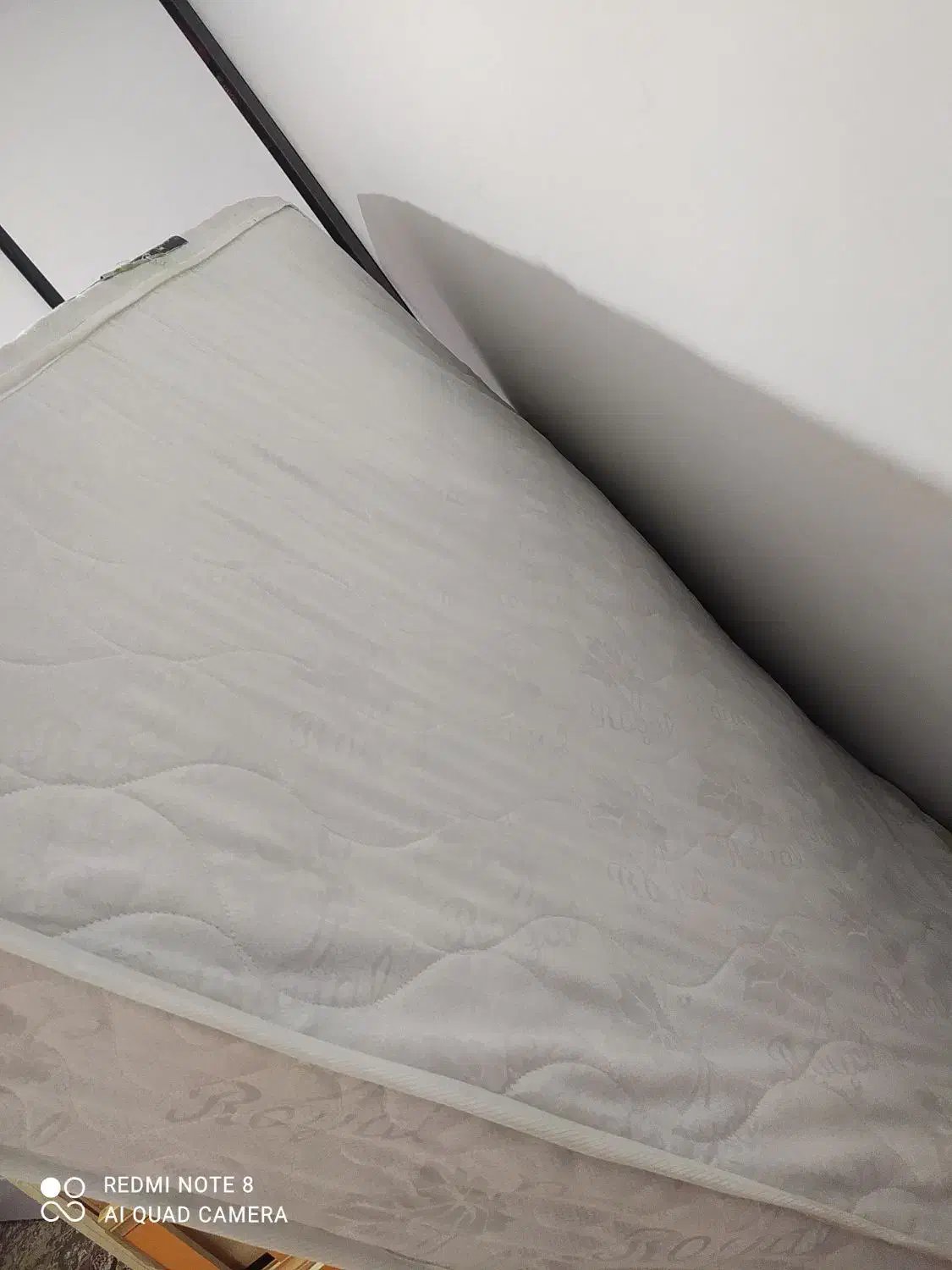 تشک خوشخواب|تشک تختخواب|صدرا-فارس, فاز ۱|دیوار