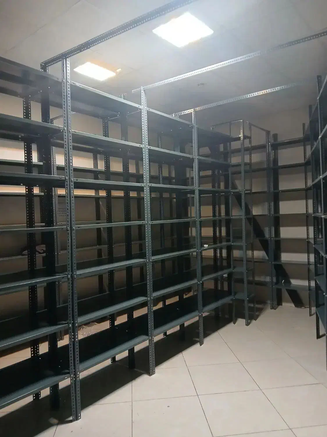 قفسه نوار زرد|فروشگاه و مغازه|شوشتر, |دیوار