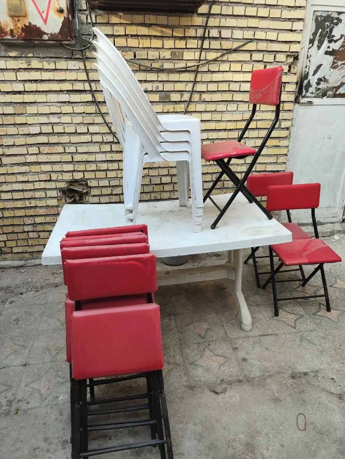 میز و صندلی|صندلی و نیمکت|چمران, |دیوار