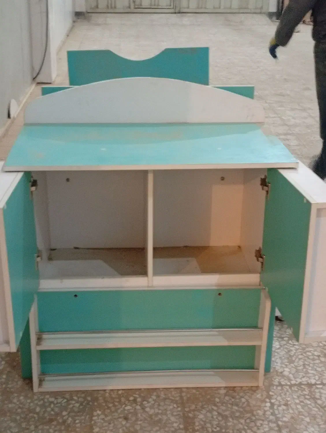 تخت گهواره کودک|تخت و صندلی بچه|بروجرد, |دیوار