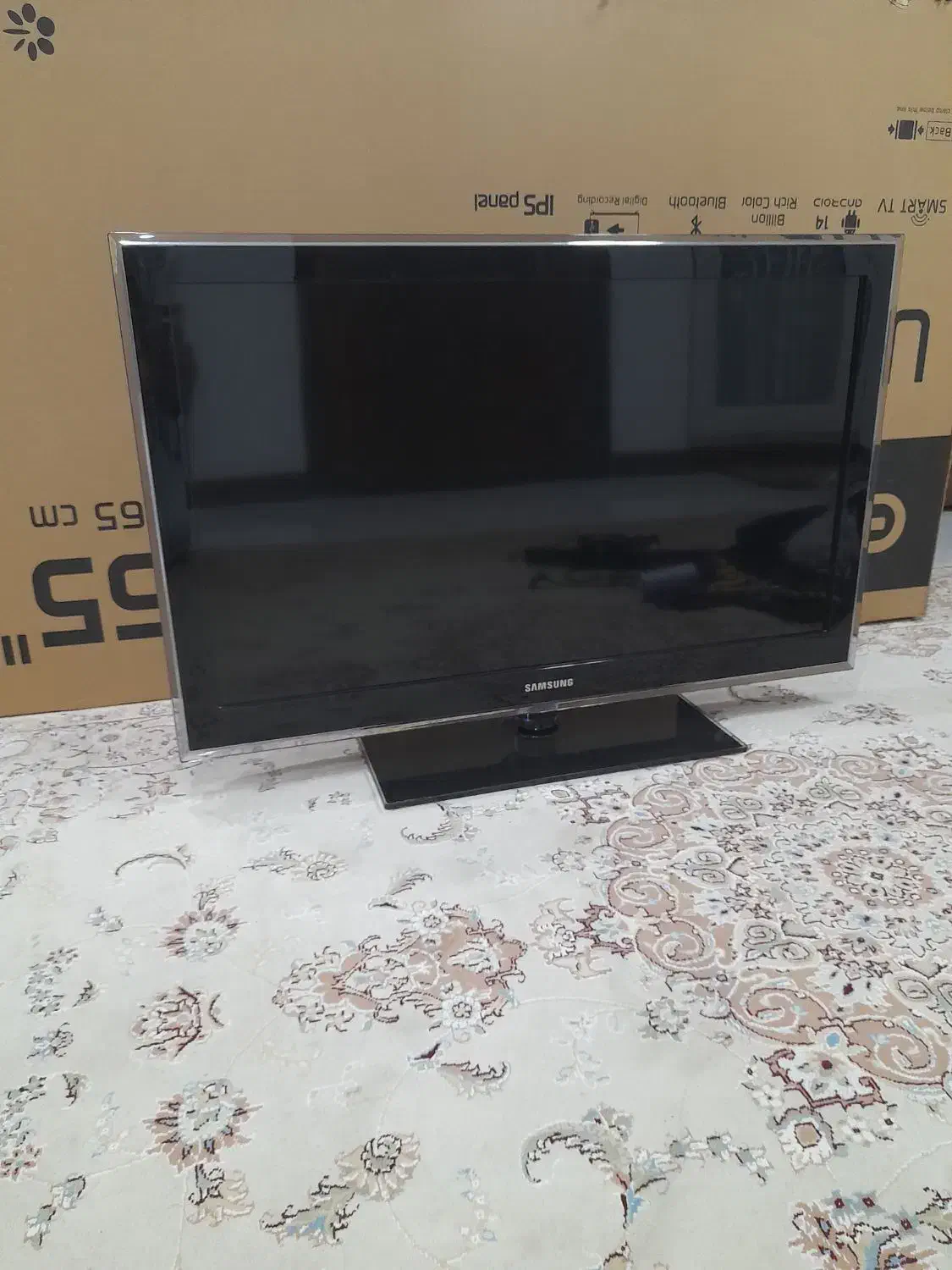 تلویزیون ۳۷ اینچ|تلویزیون و پروژکتور|کرمان, |دیوار