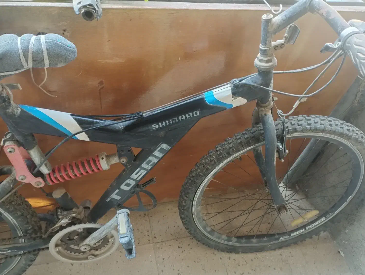 دوچرخه|دوچرخه، اسکیت، اسکوتر|بهار, |دیوار