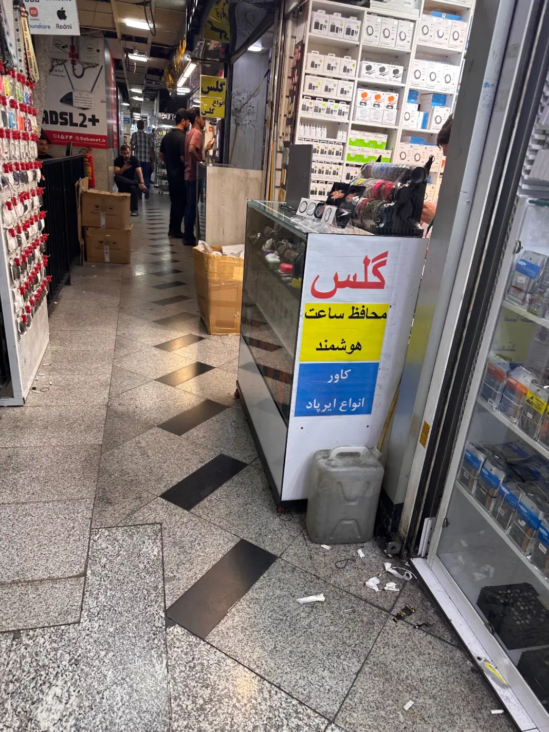 به یک فروشنده لوازم جانبی همراه با آموزش تعمیرات|استخدام بازاریابی و فروش|تهران, شیخ هادی|دیوار