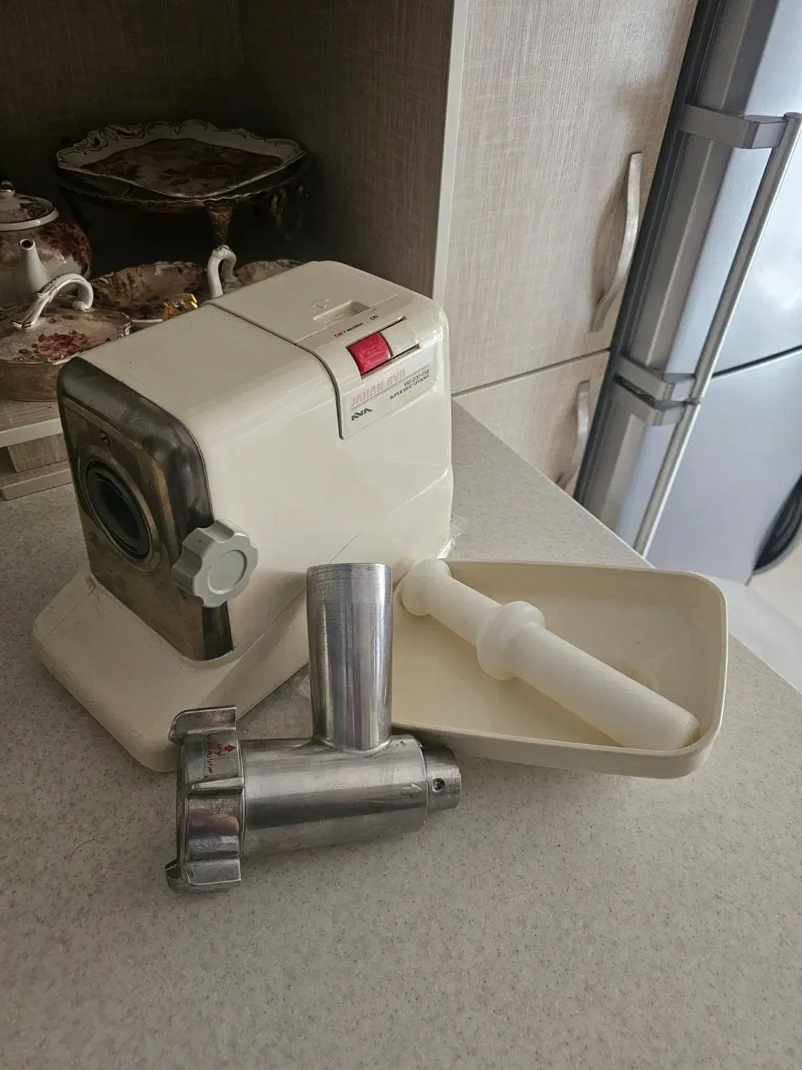 چرخ گوشت جهان آوا|خردکن، آسیاب، غذاساز|تهران, والفجر (افسریه)|دیوار