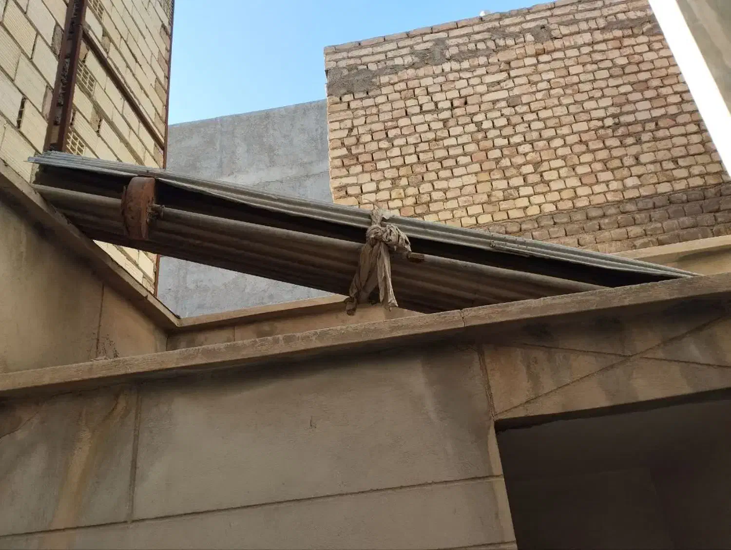 کرکره آهنی|مصالح و تجهیزات ساختمان|قم, شاه ابراهیم|دیوار