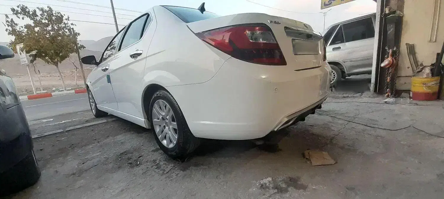 دنا پلاس|خودرو سواری و وانت|بومهن, |دیوار