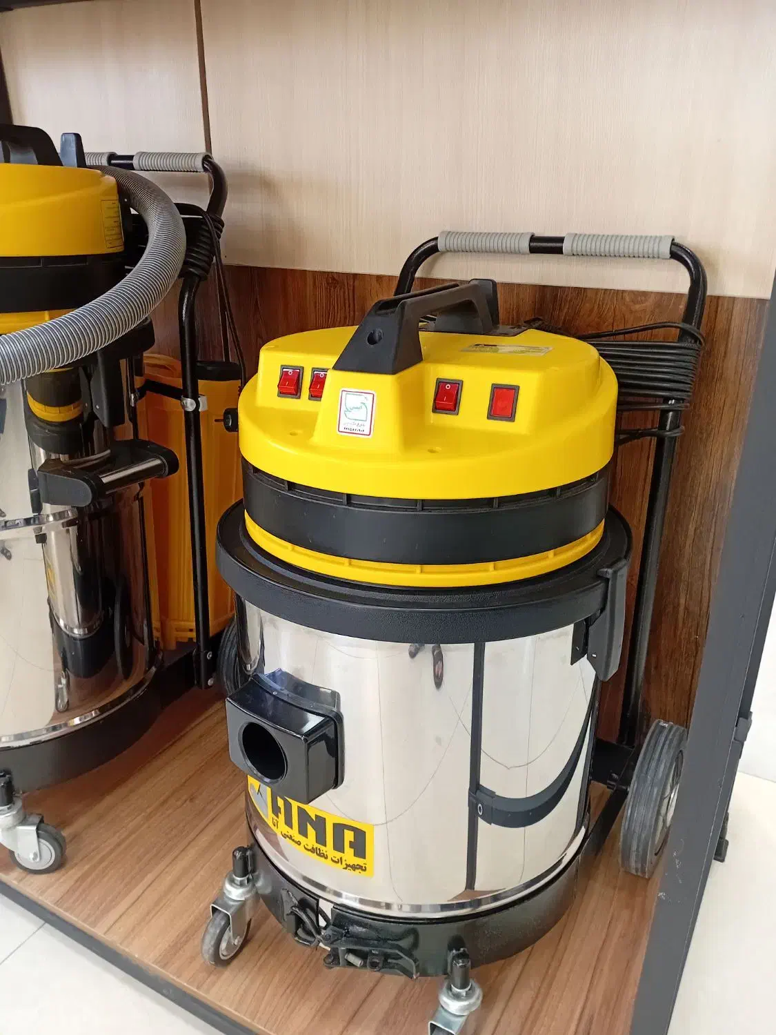 جاروبرقی صنعتی آب و خاک آنا مدل حرفه ای|ماشینآلات صنعتی|تهران, شیخ هادی|دیوار