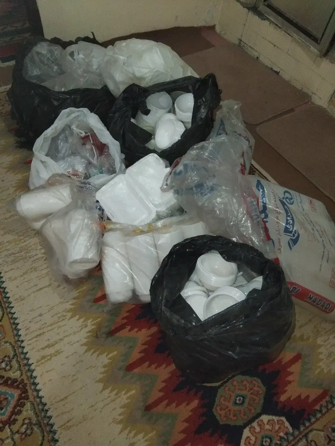 ظروف یک بارمصرف|ظروف نگهدارنده، پلاستیکی، یکبارمصرف|سنندج, |دیوار