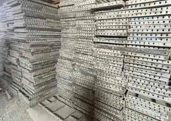 پلیت فنس پروفیل باسکول کرکره لوله گلخانه داربست|مصالح و تجهیزات ساختمان|نجف‌آباد, جلال آباد|دیوار