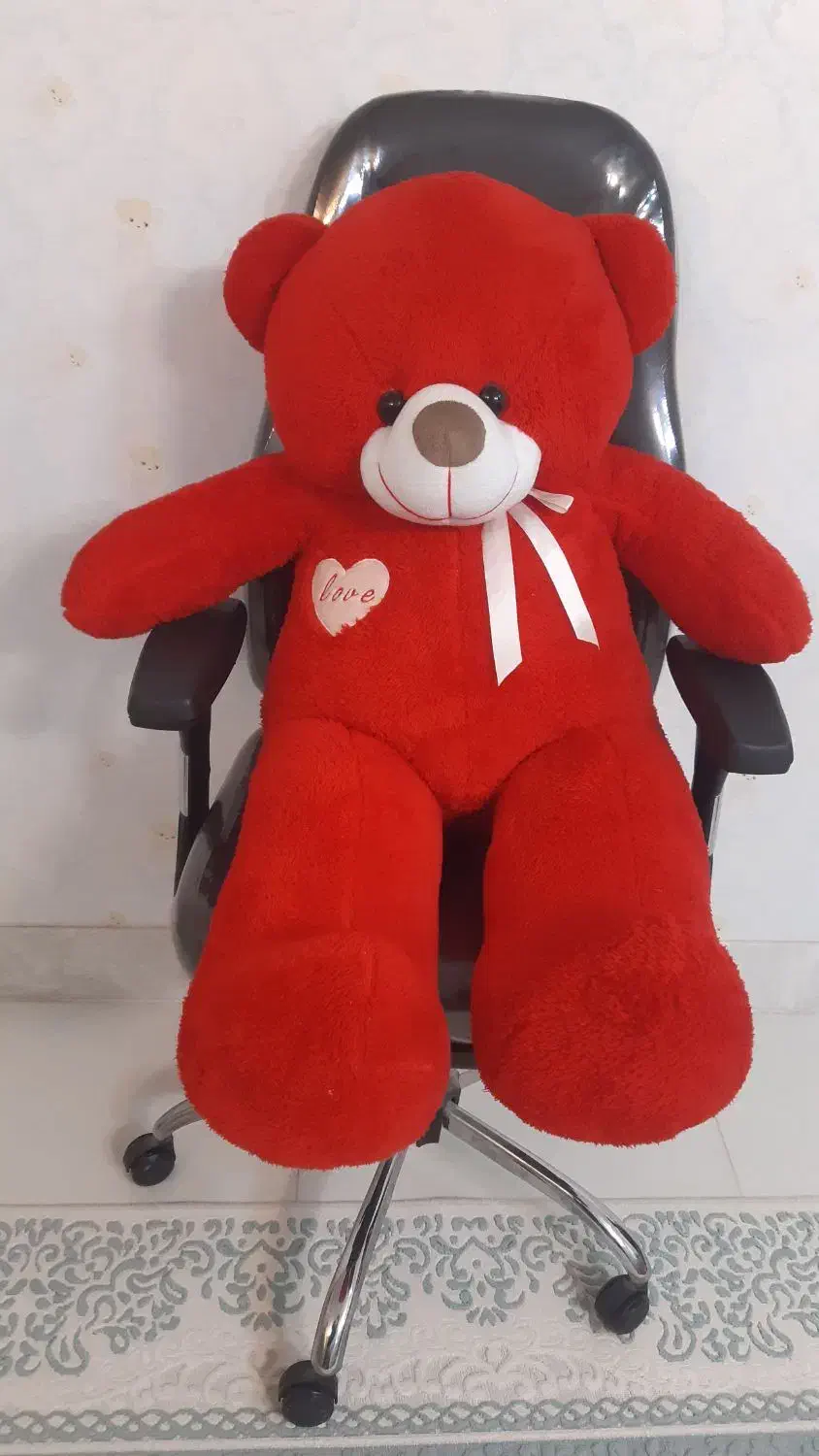 خرس قرمز بزرگ عروسک|اسباب‌بازی بچه|قم, باجک دو|دیوار