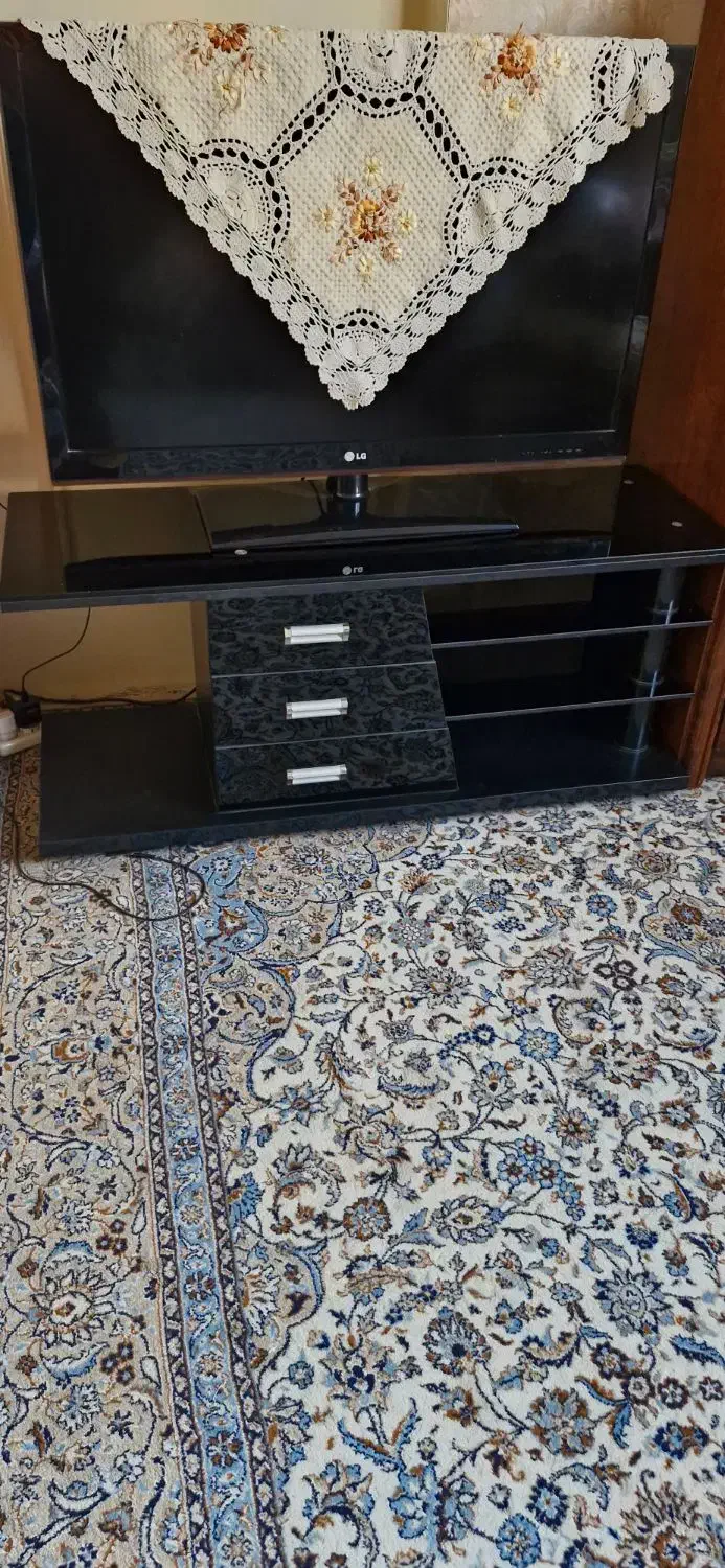 میز تلویزیون سالم وتمیز|میز تلویزیون|ری, علایین|دیوار