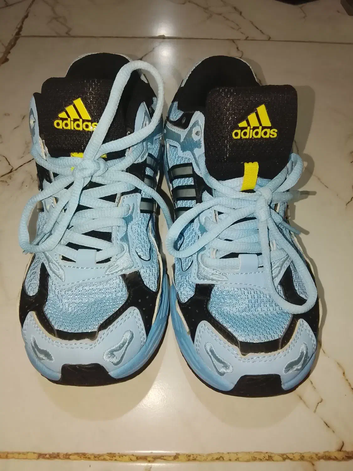 کتونی|کیف، کفش، کمربند|کرج, ساسانی (قلمستان)|دیوار