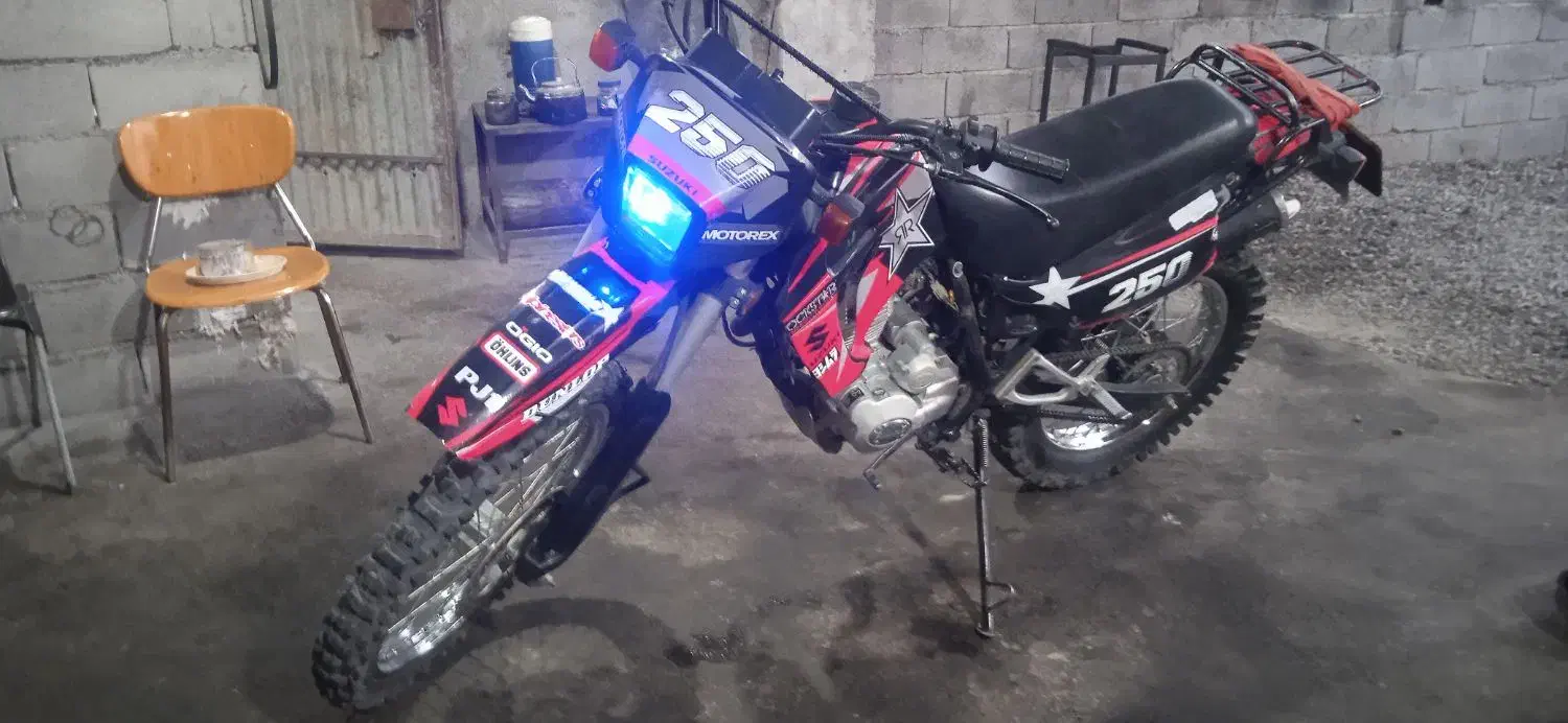 تریل زیپ استار ۲۰۰ جفت اگزوز|موتورسیکلت|بروجن, |دیوار