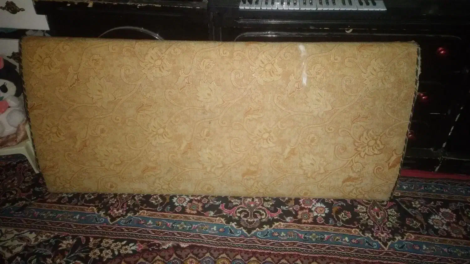 پوشتی|پشتی|بروجرد, |دیوار