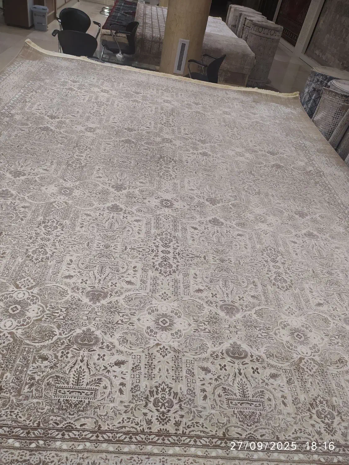 فروش اقساطی فرش کرم نسکافه ای بدون پیش پرداخت|فرش|مشهد, شیرودی|دیوار