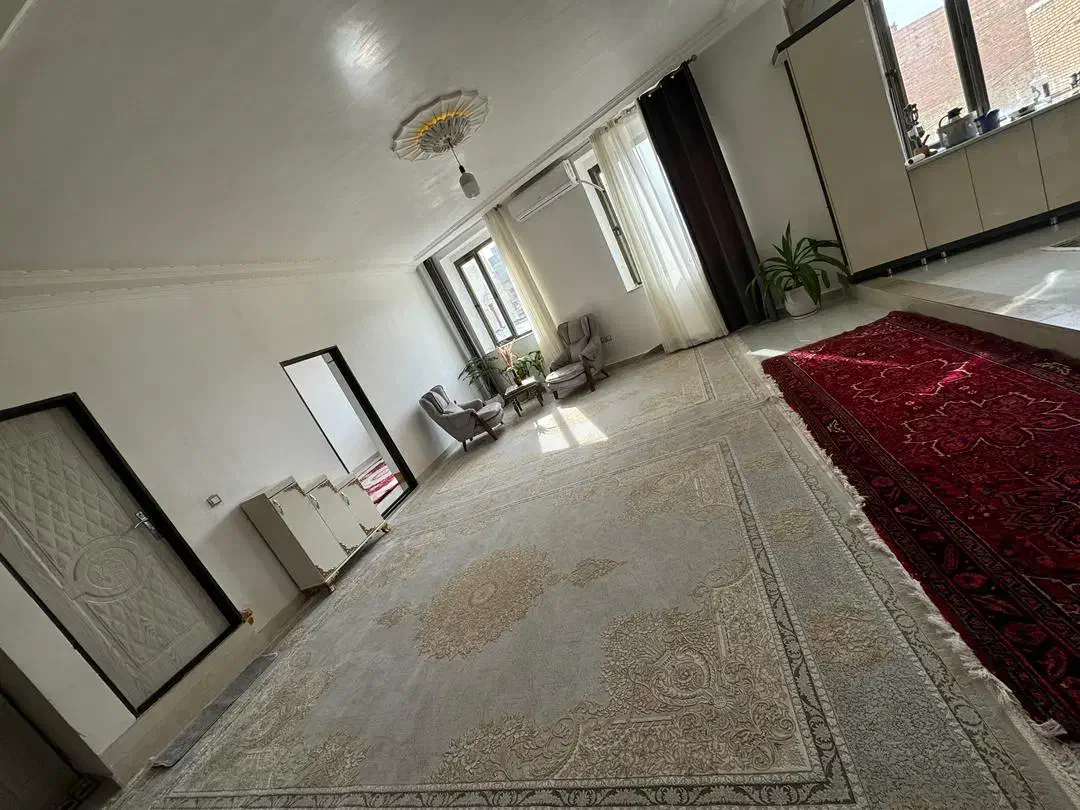 اپارتمان ۲۶۶ متر درمیدان نماز خ فیروزسامع|فروش آپارتمان|مرند, |دیوار