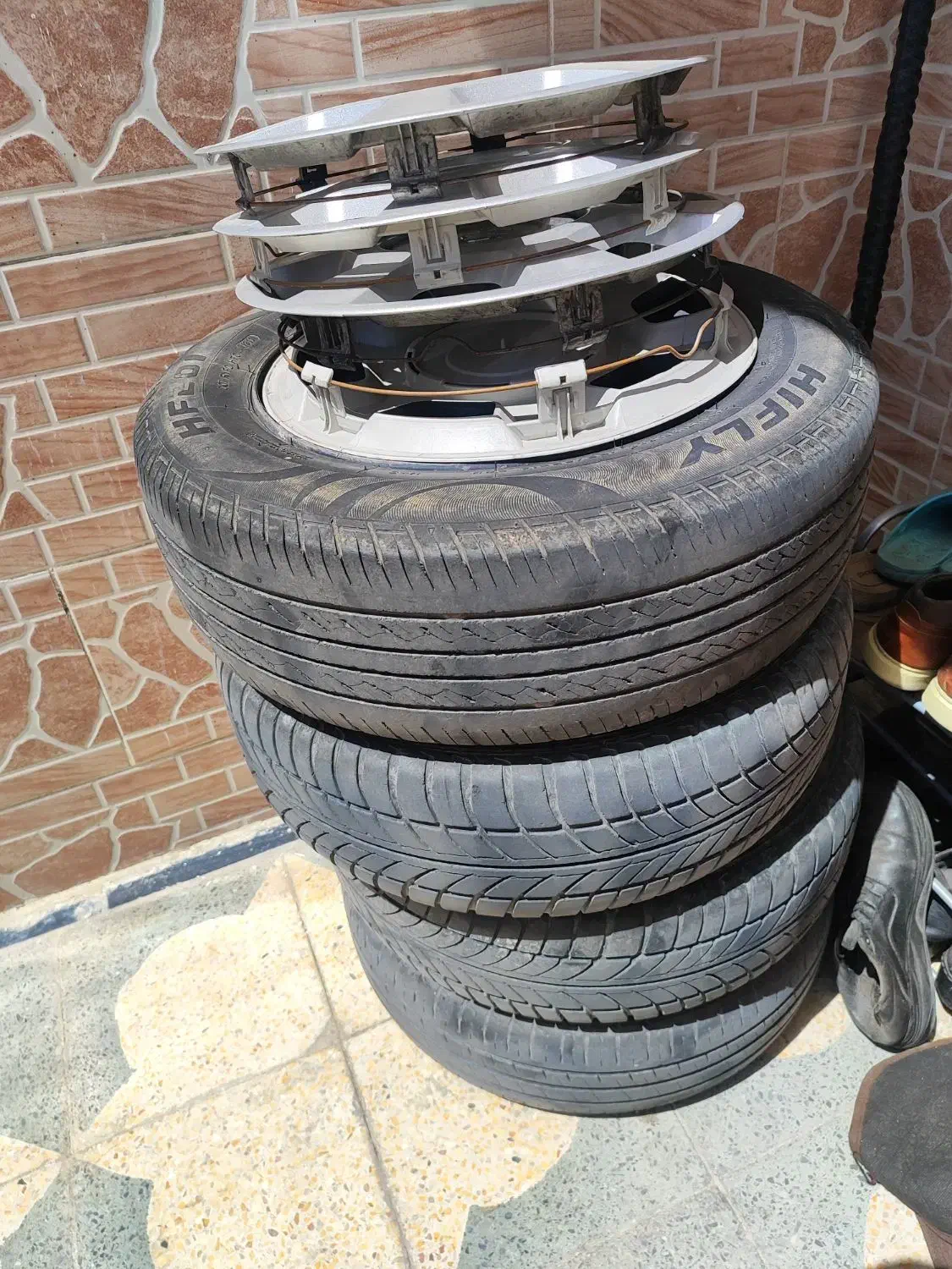 4حلقه رینگ و لاستیک پژویی باقالپاق|قطعات یدکی و لوازم جانبی|فولادشهر, A6|دیوار