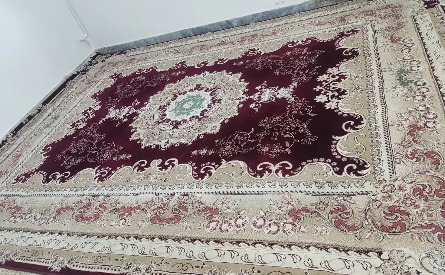 فرش دوازده متری|فرش|بروجرد, |دیوار