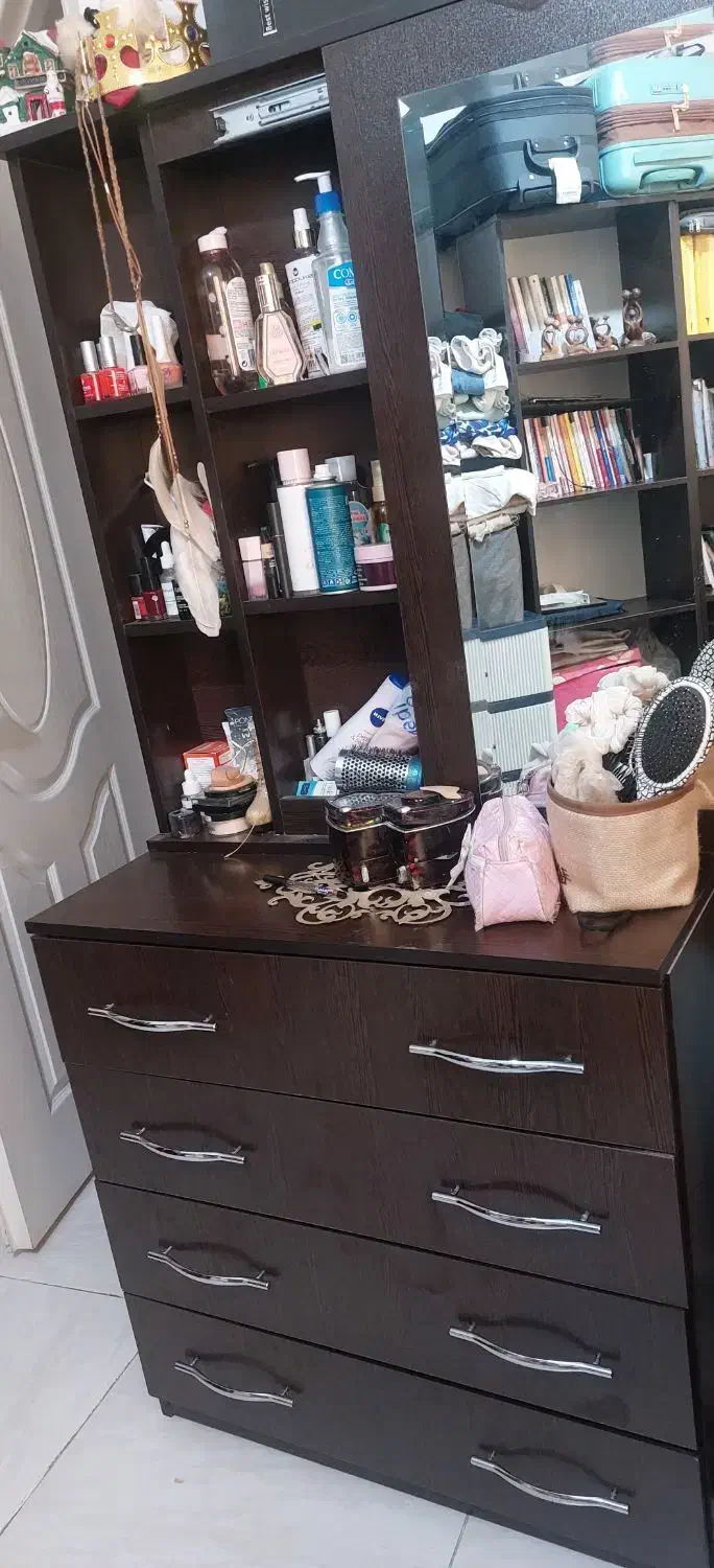 تخت وکتاب خانه و دراور واینه تشک تخت در حد نو|تخت و سرویس خواب|تهران, وحیدیه|دیوار