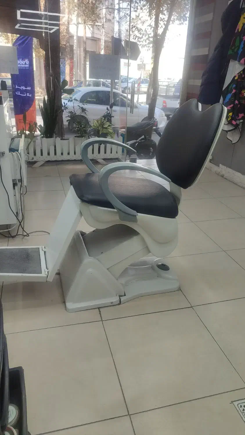 صندلی برقی|آرایشگاه و سالنهای زیبایی|شاهینشهر, گرگاب|دیوار