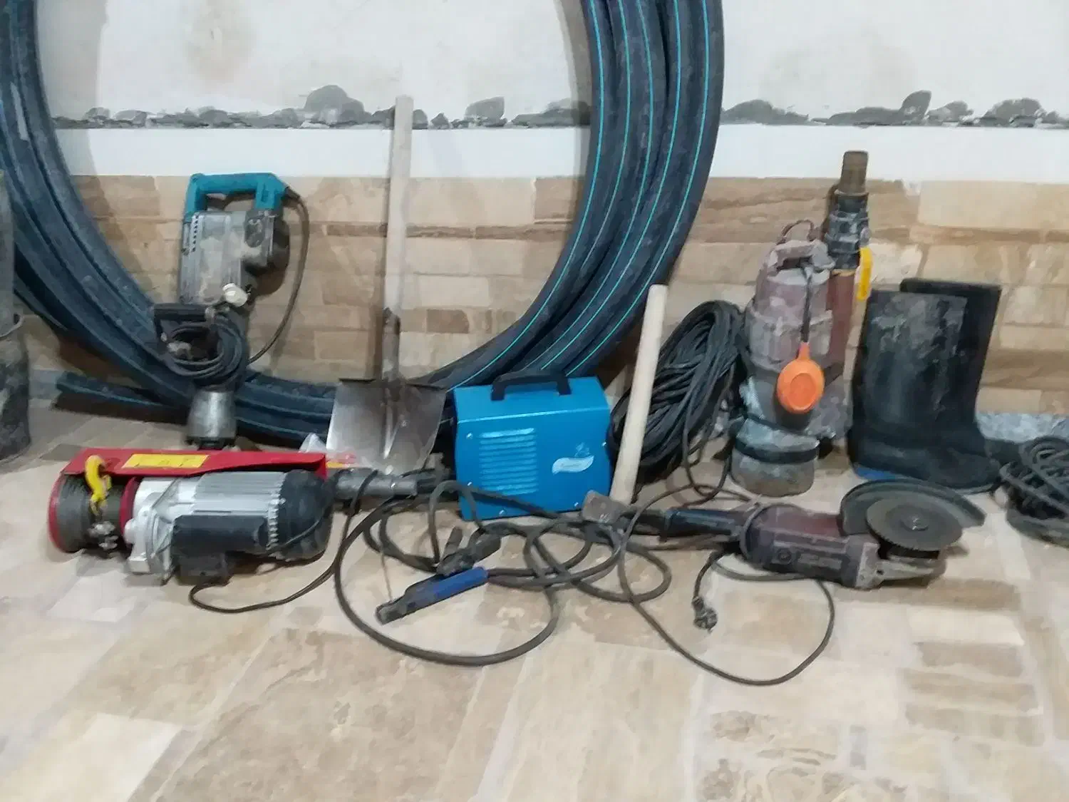 چاه کنی یا چاه کن|خدمات پیشه و مهارت|مراغه, |دیوار