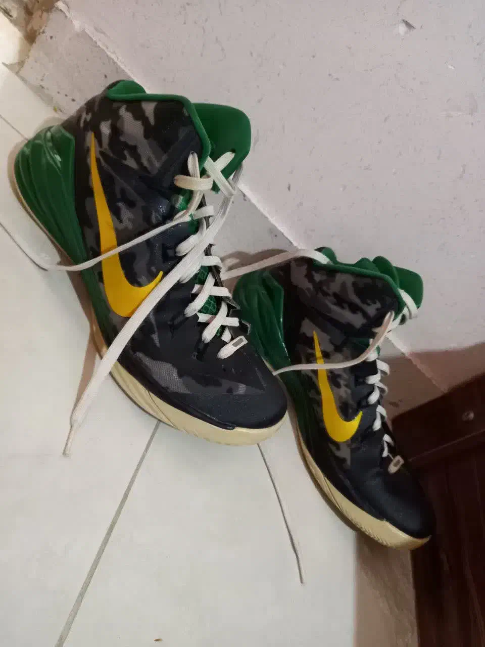 توپ و کفش بسکتبال (توپ نو) (کفش درحد نو)|ورزش‌های توپی|سمنان, |دیوار