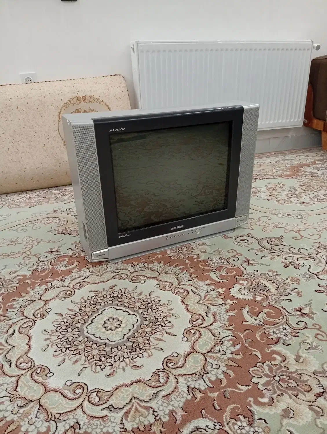 تلویزیون21اینچ صفحه تخت سامسونگ|تلویزیون و پروژکتور|ایوان, |دیوار